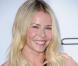 Chelsea Handler tout sourire à la soirée de gala de l'amfAR à Los Angeles le 11 octobre 2012.