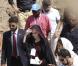 En 2010, l'ambassadrice de bonnne volonté pour le Haut-Commissariat aux réfugiés des Nations-Unies, Angelina Jolie, se rend au Pakistan