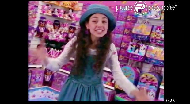 Mila Kunis, agée de 10 ans, dans un spot pour Lisa Franck (1993)
