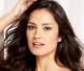 Lilian Queiroz, sexy dans un ensemble rose pour Macy's.