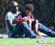 Le chanteur Seal passe un moment tendre avec son fils à Los Angeles le 27 octobre.