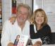 Alain Delon et Nicole Calfan dédicacent le livre de cette dernière,  Lettre entr'ouverte à Alain Delon , le mardi 30 octobre 2012 au Drugstore Publicis à Paris.