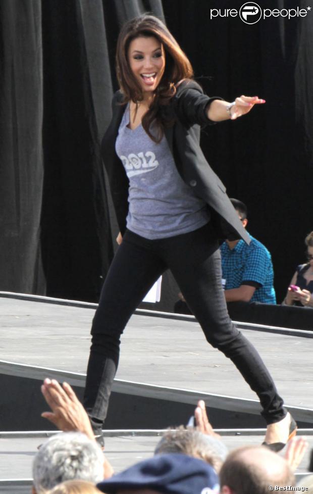 Eva Longoria, militante dans le Nevada, oeuvre pour la réélection de Barack Obama lors d'un meeting. Le 1er novembre 2012