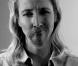 Audrey Lamy parodie la publicité Chanel avec Brad Pitt