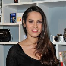 Elisa Tovati à la soirée de lancement de l'appareil photo Olympus 'Pen Lite' à la boutique Ephemere Olympus à Paris le 6 Decembre 2012.