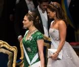 Victoria et Madeleine de Suède : Etincelantes en robe de bal pour les Nobel 2012