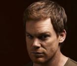 Le personnage de Dexter joué dans la série éponyme par l'acteur Michael C. Hall.