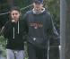  Mila Kunis ose la sortie sans maquillage au bras de son amoureux Ashton Kutcher près du domicile de l'acteur à Los Angeles. Le 12 décembre 2012. 
 Photo exclusive 