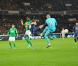 Zlatan Ibrahimovic écrase les côtes de Stéphane Ruffier et se voit expulser lors du match entre le PSG et Saint-Etienne au Parc des Princes à Paris le 3 novembre 2012