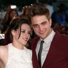 <p>Kristen Stewart et Robert Pattinson à Los Angeles le 24 juin 2010.</p>