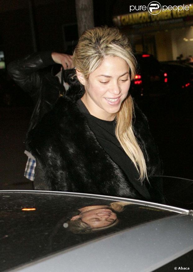 Shakira à Barcelone, quelques jours avant d'accoucher, le 16 décembre 2012.