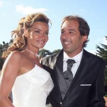 Ingrid Chauvin et son mari Thierry Peythieu lors de leur mariage au Cap Ferret en août 2011