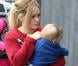 Hilary Duff et son fils Luca vont faire du shopping à West Hollywood, le 12 décembre 2012.