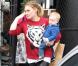Hilary Duff et son fils Luca vont faire du shopping à West Hollywood, le 12 décembre 2012.