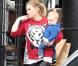 Hilary Duff et son fils Luca vont faire du shopping à West Hollywood, le 12 décembre 2012.