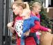 Hilary Duff et son fils Luca vont faire du shopping à West Hollywood, le 12 décembre 2012.