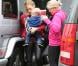 Hilary Duff et son fils Luca vont faire du shopping à West Hollywood, le 12 décembre 2012.