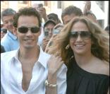 Jennifer Lopez tient son Marc Anthony comme un sac !