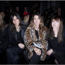 Virginie Mouzat, Emmanuelle Alt, Mademoiselle Agnes et Babeth Djian au défilé Versace lors de la Fashion Week à Paris, le 20 janvier 2013.