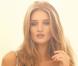 Rosie Huntington-Whiteley, ravissante créatrice et égérie de Rosie for Autograph pour Marks &amp; Spencer, se prépare pour la Saint Valentin.