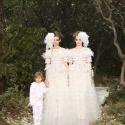 Mariage pour tous: Karl Lagerfeld et ses deux mariées, devant Anna Mouglalis