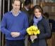  Le duc et la duchesse de Cambridge à la sortie de l'hôpital King Edward Vii, à Londres, le 6 décembre 2012. Kate Middleton donnera naissance au premier enfant du couple en juillet 2013. 