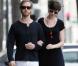 Anne Hathaway et son mari Adam Shulman sortent d'un cabinet médical a Beverly Hills, le 1er février 2013 : elle doit songer à la possibilité d'avoir un Oscar...