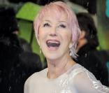 BAFTA 2013 : A 67 ans, Helen Mirren, pétillante, arbore des cheveux roses