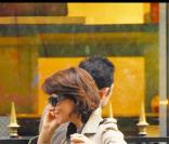 Carole Rousseau en shopping avenue Montaigne