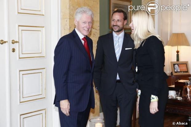 CASA REAL DE NORUEGA - Página 49 1053766-former-us-president-bill-clinton-poses-620x0-1