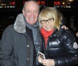 Mireille Darc et son mari Pascal Desprez pour la 200e d'"Inconnu à cette adresse" au Théâtre Antoine à Paris, le 25 février 2013.