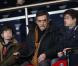 François Fillon et ses enfants lors du match entre le Paris Saint-Germain et l'Olympique de Marseille le 27 février 2013