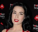 Dita Von Teese... toute rouge !