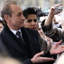 Bertrand Delanoë et Rachida Dati à l'inauguration du buste d'Habib Bourguiba dans le 7e arrondissement de Paris, le 20 mars 2013.