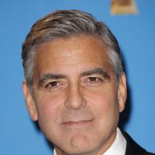 George Clooney imberbe lors des Golden Globes 2013 à Los Angeles.