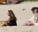 Maria Shriver et ses enfants Katherine, Patrick et sa compagne Taylor Burns profitent du soleil et de la plage à Hawaï le 29 mars 2013 : sur la photo Maria Shriver, et ses enfants Patrick et Katherine