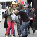Julie Bowen (Modern Family) : En sortie avec ses enfants pour fêter Pâques