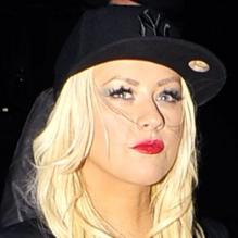 Christina Aguilera arrive au Staples Center pour assister au concert de Rihanna. Los Angeles, le 8 avril 2013.