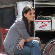 Katie Holmes souriante sur le tournage de Mania Days à Odessa, East Village, New York, le 10 avril 2013.