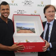 Jo-Wilfried Tsonga soufflait ses 28 bougies le 17 avril 2013 lors du tournoi de Monte-Carlo, bien content d'avoir champagne et flûtes à champagne
