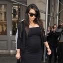 Kim Kardashian : Enceinte et sexy au bras de Kanye West pour une séance shopping