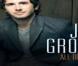 Josh Groban a sorti la chanson Below The Line en soutien au projet.