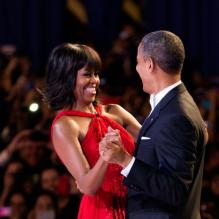 Barack Obama et Michelle Obama dansent pour la deuxième investiture du président des États-Unis.