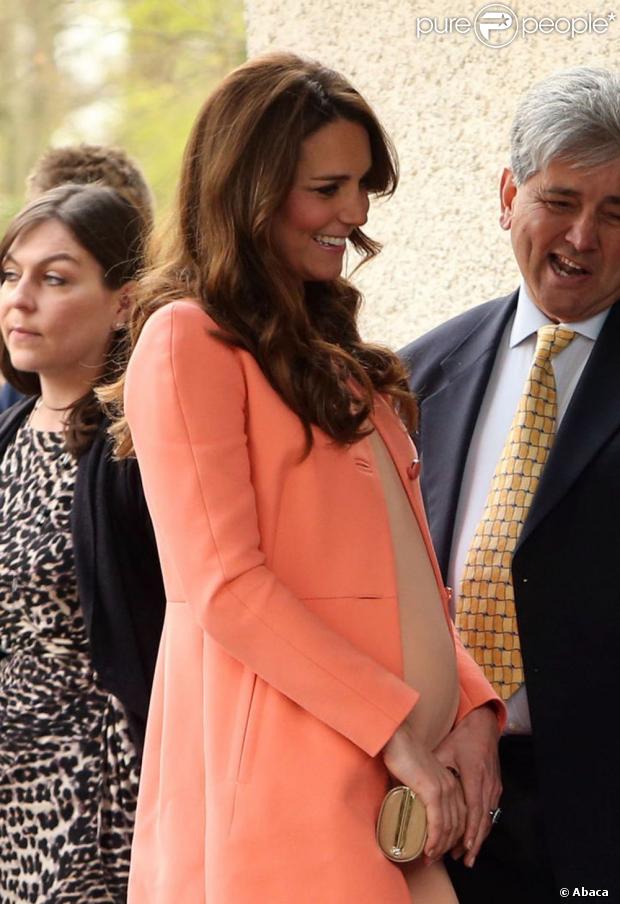 CASA REAL BRITÁNICA - Página 88 1114355-the-duchess-of-cambridge-meets-sally-620x0-1