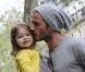 David Beckham : Pluie de baisers à sa petite Harper sous les yeux de Victoria