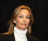 Bo Derek presente son livre Comment monter a cheval en 2002