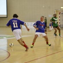 <p>Laurent Blanc et Didier Deschamps lors d'un match pour l'Académie Bernard Diomède au palais des Sports Robert-Charpentier à Issy-les-Moulineaux le 13 mai 2013 avec les membres de l'équipe de France 98</p>