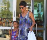 Halle Berry enceinte : Radieuse, elle se consacre entièrement à sa fille