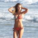 Nikki Leigh : Soleil, plage et bikini pour l'ex-Playmate aguicheuse