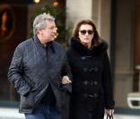 Richard et Cécilia Attias se promènent dans le quartier de Saint-Germain-Des-Prés à Paris, le 15 décembre 2012.